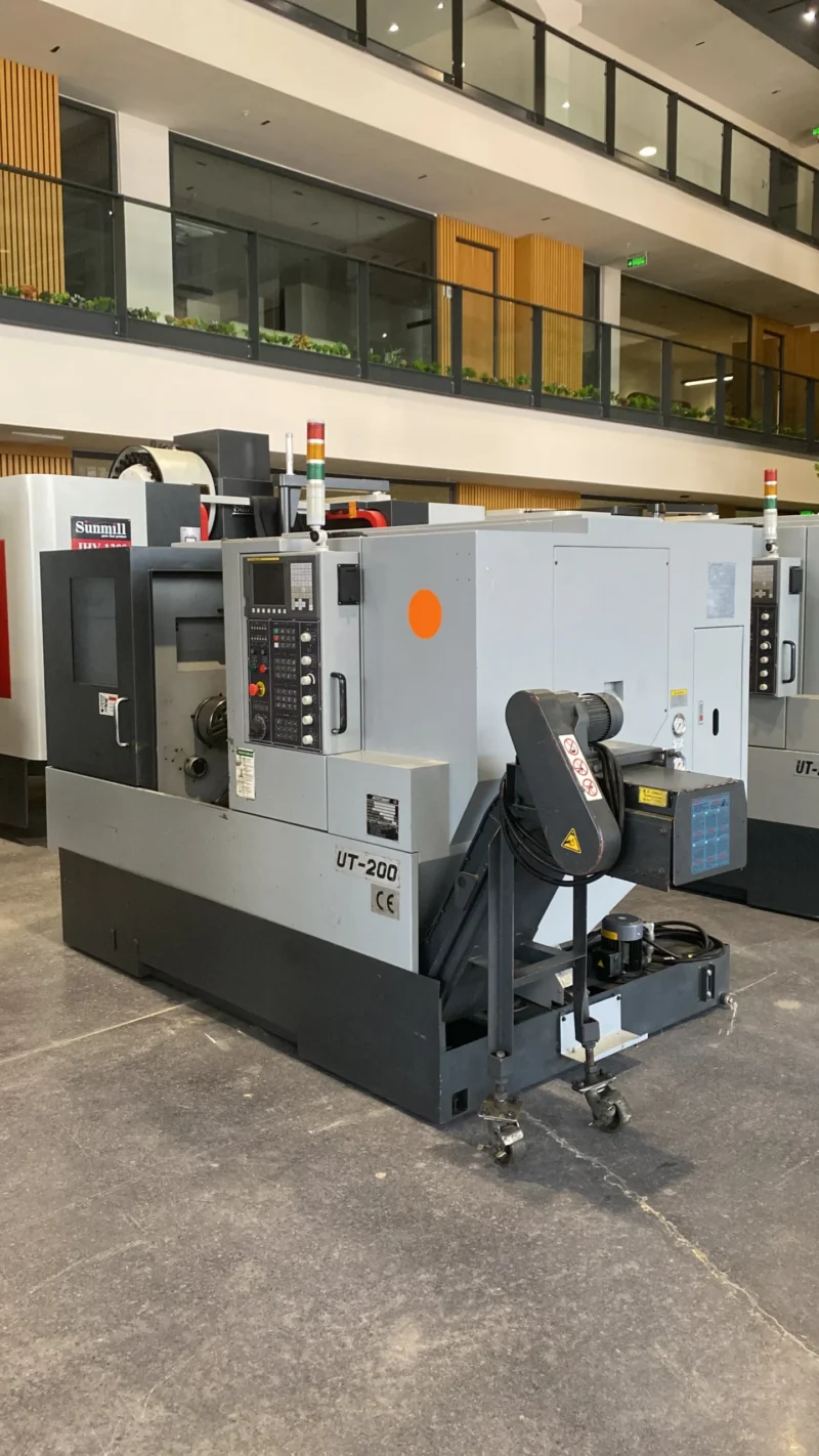 2.EL ACCUWAY UT-200
